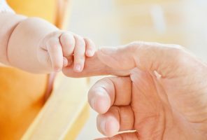 Diritto del minore alla bigenitorialità: dormire da mamma e da papà